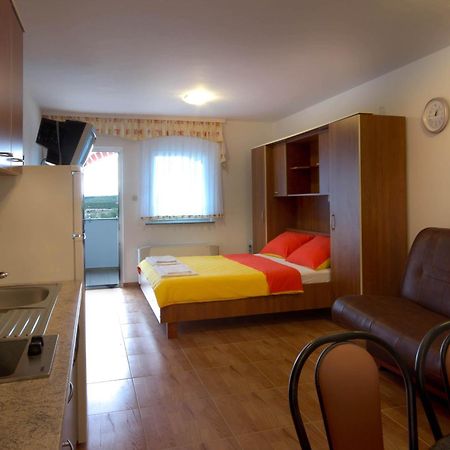 Apartmani Vila Caska Cameră foto