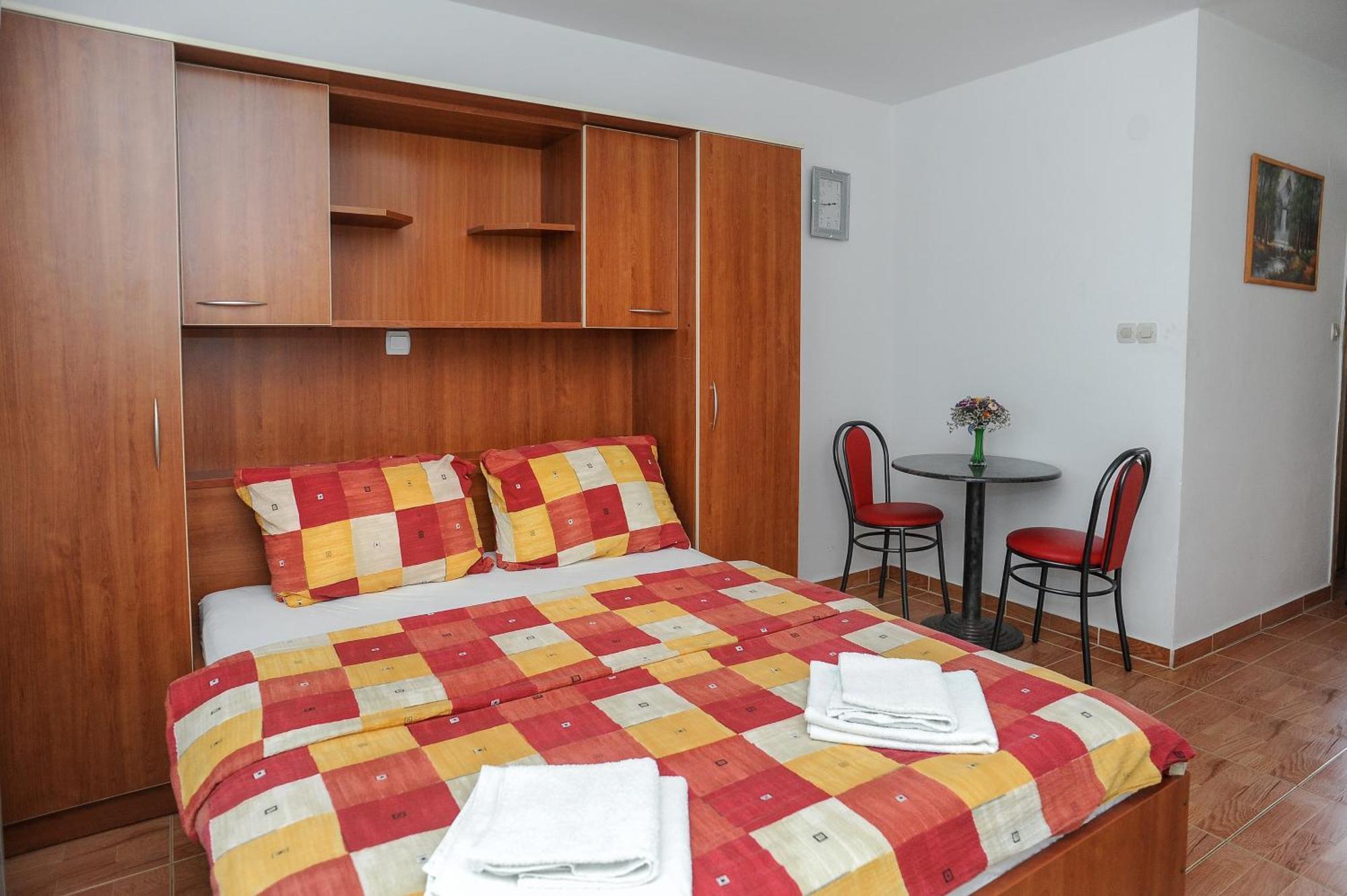 Apartmani Vila Caska Cameră foto