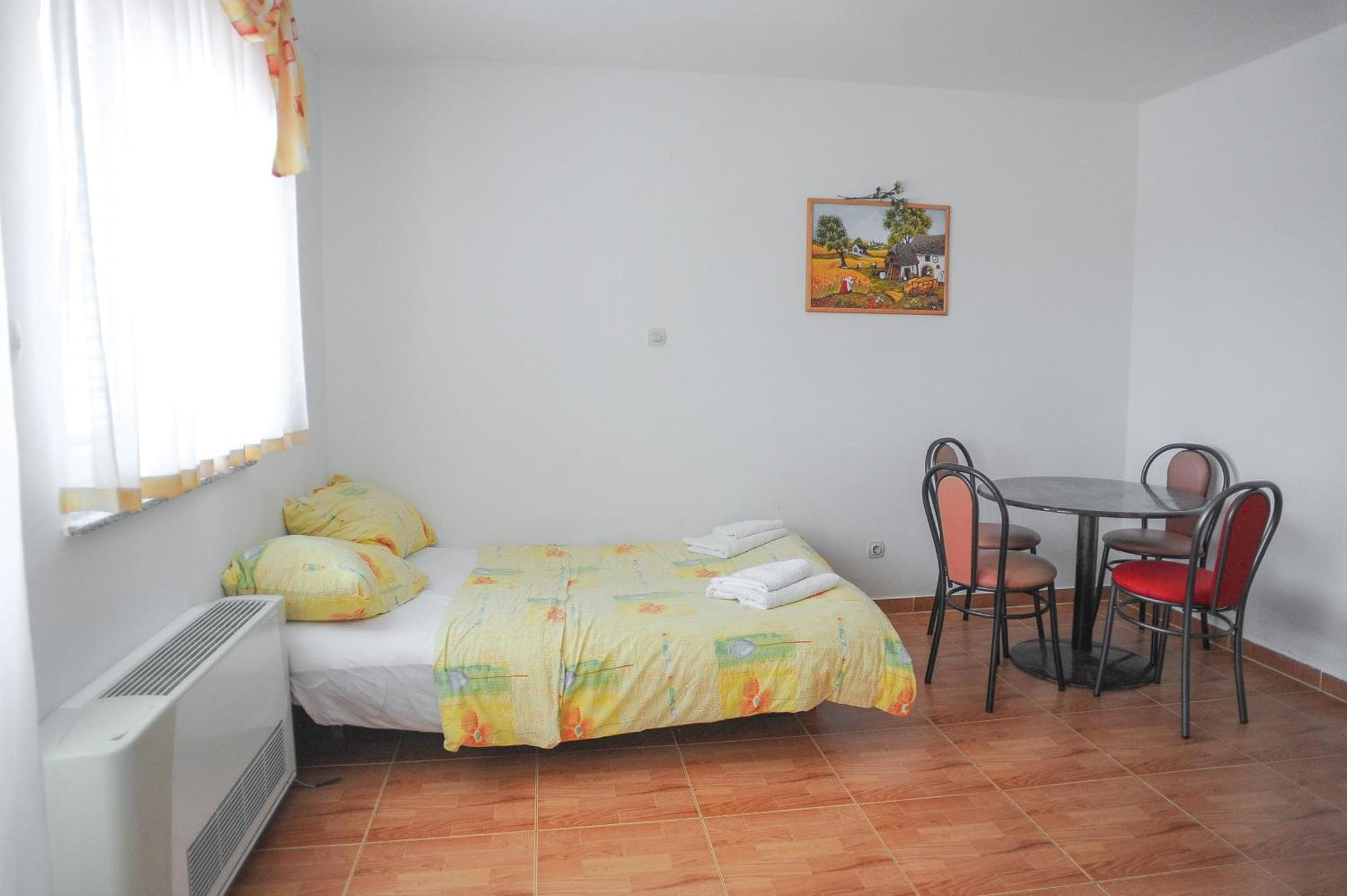 Apartmani Vila Caska Cameră foto