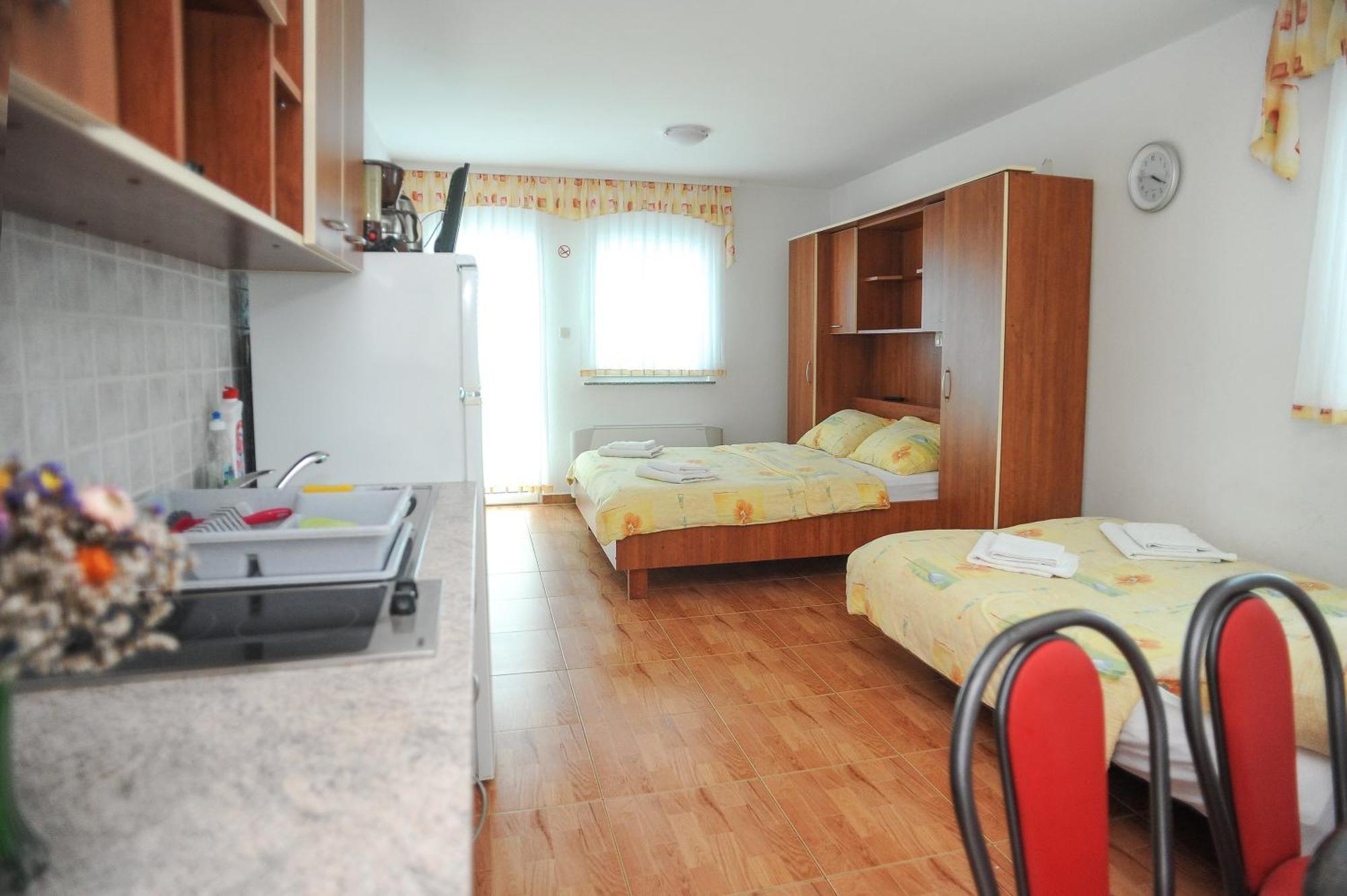 Apartmani Vila Caska Cameră foto